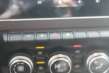 Photo 59 Renault Captur  E-Tech hybride 145