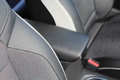 Photo 30 Renault Captur  E-Tech hybride 145