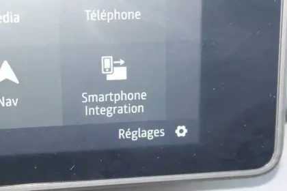 Photo 8 Renault Captur  E-Tech hybride 145