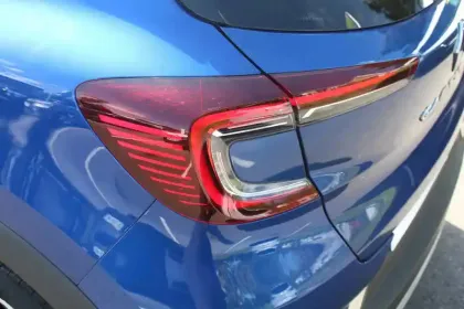 Photo 18 Renault Captur  E-Tech hybride 145