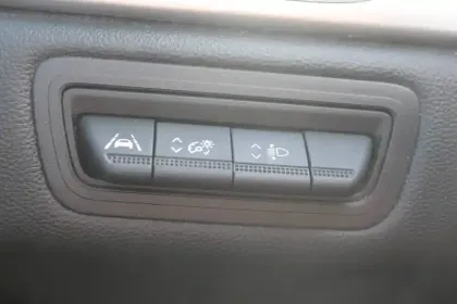 Photo 64 Renault Captur  E-Tech hybride 145