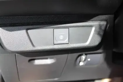 Photo 67 Renault Captur  E-Tech hybride 145