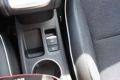 Photo 63 Renault Captur  E-Tech hybride 145