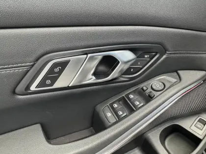 Photo 20 BMW Serie 3 330d xDrive 286 ch BVA8