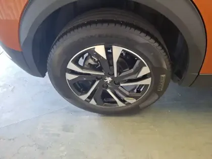Photo 12 Peugeot 2008  PureTech 130 S&S EAT8
