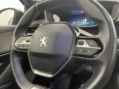 Photo 28 Peugeot 208  Electrique 50 kWh 136ch
