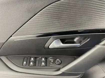 Photo 31 Peugeot 208  Electrique 50 kWh 136ch