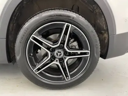 Photo 35 Mercedes GLB  200 d 8G-DCT