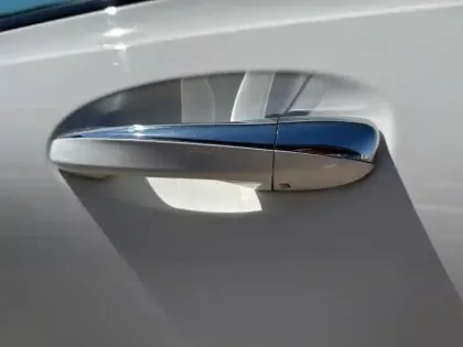 Photo 18 Mercedes GLB  200 d 8G-DCT