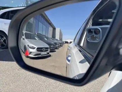 Photo 10 Mercedes GLB  200 d 8G-DCT