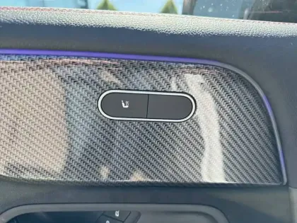 Photo 16 Mercedes GLB  200 d 8G-DCT