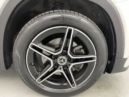 Photo 31 Mercedes GLB  200 d 8G-DCT