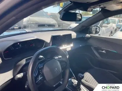 Photo 14 Peugeot 2008  PureTech 100 S&S BVM6