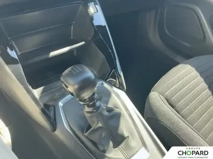 Photo 17 Peugeot 2008  PureTech 100 S&S BVM6