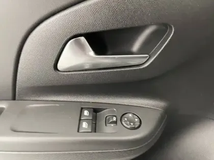 Photo 25 Opel Corsa  1.5 Diesel 100 ch BVM6