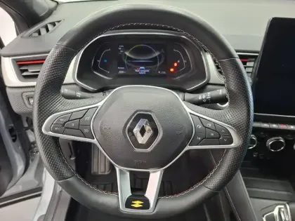 Photo 33 Renault Captur  E-Tech 145 - 21B