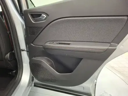 Photo 19 Renault Captur  E-Tech 145 - 21B