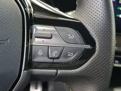 Photo 34 Peugeot 308  BlueHDi 130ch S&S EAT8