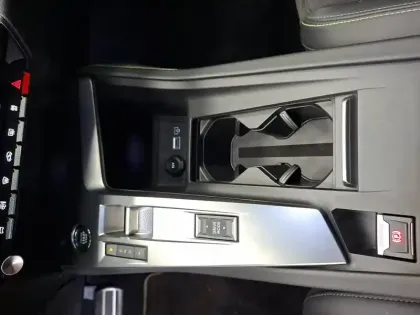 Photo 25 Peugeot 308  BlueHDi 130ch S&S EAT8