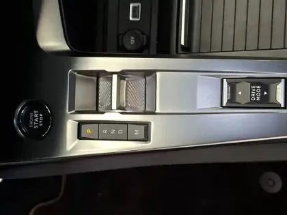 Photo 35 Peugeot 308  BlueHDi 130ch S&S EAT8