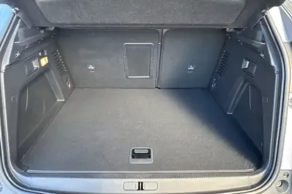 Photo 8 Peugeot 3008  Hybrid 225 e-EAT8