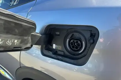 Photo 34 Peugeot 3008  Hybrid 225 e-EAT8