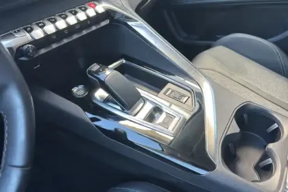 Photo 25 Peugeot 3008  Hybrid 225 e-EAT8