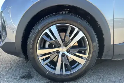 Photo 13 Peugeot 3008  Hybrid 225 e-EAT8