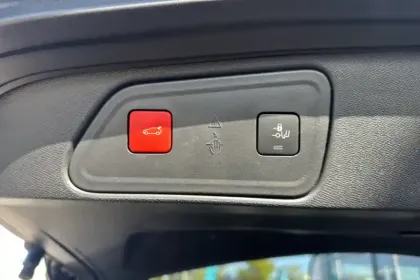 Photo 9 Peugeot 3008  Hybrid 225 e-EAT8