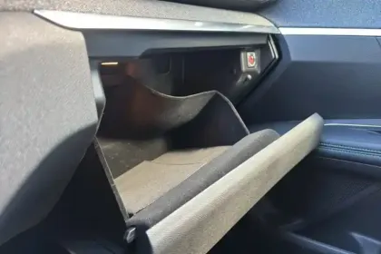 Photo 32 Peugeot 3008  Hybrid 225 e-EAT8