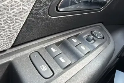 Photo 12 Citroën C4  BlueHDi 130 EAT8