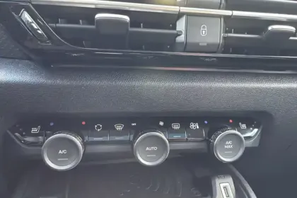 Photo 13 Citroën C4  BlueHDi 130 EAT8