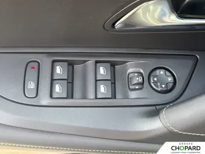 Photo 23 Peugeot 2008  Hybrid 136 e-DCS6