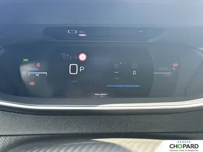 Photo 16 Peugeot 2008  Hybrid 136 e-DCS6