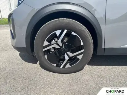 Photo 24 Peugeot 2008  Hybrid 136 e-DCS6