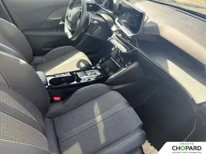 Photo 12 Peugeot 2008  Hybrid 136 e-DCS6