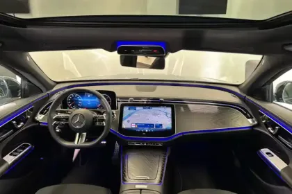 Photo 19 Mercedes Classe E  220 d 9G-Tronic