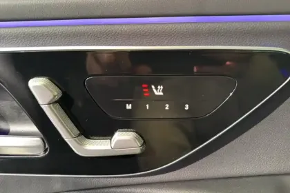 Photo 16 Mercedes Classe E  220 d 9G-Tronic