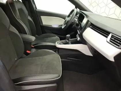 Photo 8 Renault Clio  E-Tech 140 - 21