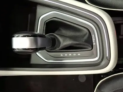 Photo 34 Renault Clio  E-Tech 140 - 21