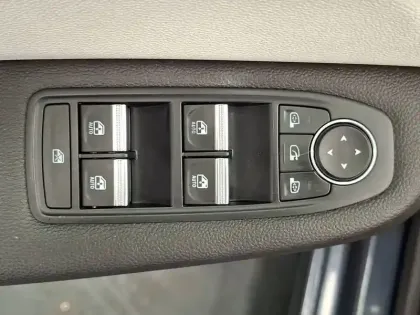 Photo 29 Renault Clio  E-Tech 140 - 21