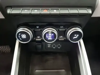 Photo 26 Renault Clio  E-Tech 140 - 21