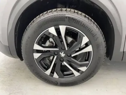 Photo 16 Peugeot 2008  PureTech 130 S&S EAT8