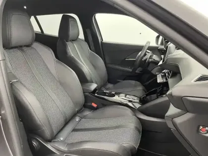 Photo 25 Peugeot 2008  PureTech 130 S&S EAT8