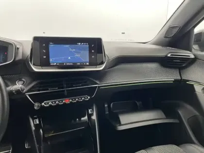 Photo 26 Peugeot 2008  PureTech 130 S&S EAT8