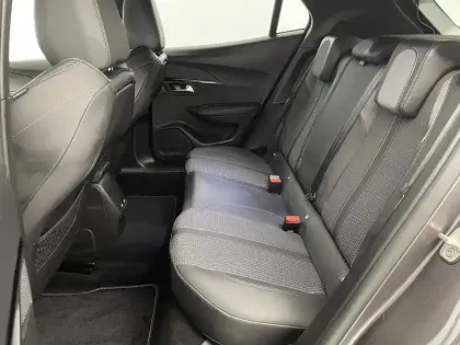 Photo 14 Peugeot 2008  PureTech 130 S&S EAT8