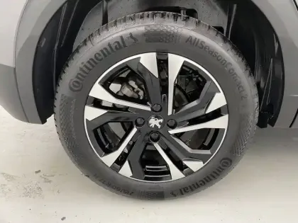 Photo 18 Peugeot 2008  PureTech 130 S&S EAT8