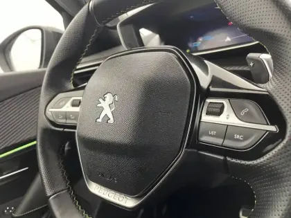 Photo 28 Peugeot 2008  PureTech 130 S&S EAT8