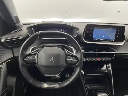 Photo 21 Peugeot 2008  PureTech 130 S&S EAT8