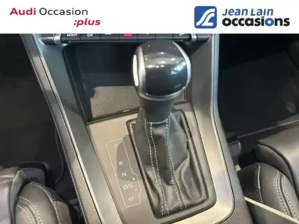 Photo 12 Audi Q3  45 TFSIe 245 ch S tronic 6